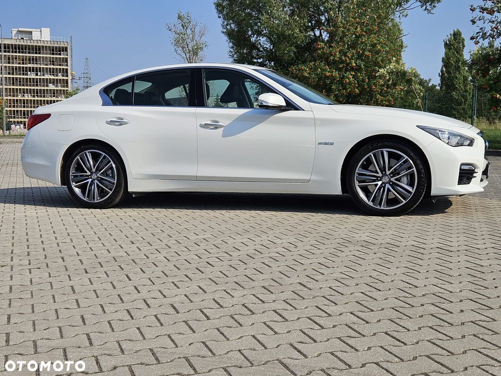 Infiniti Q50 - 2