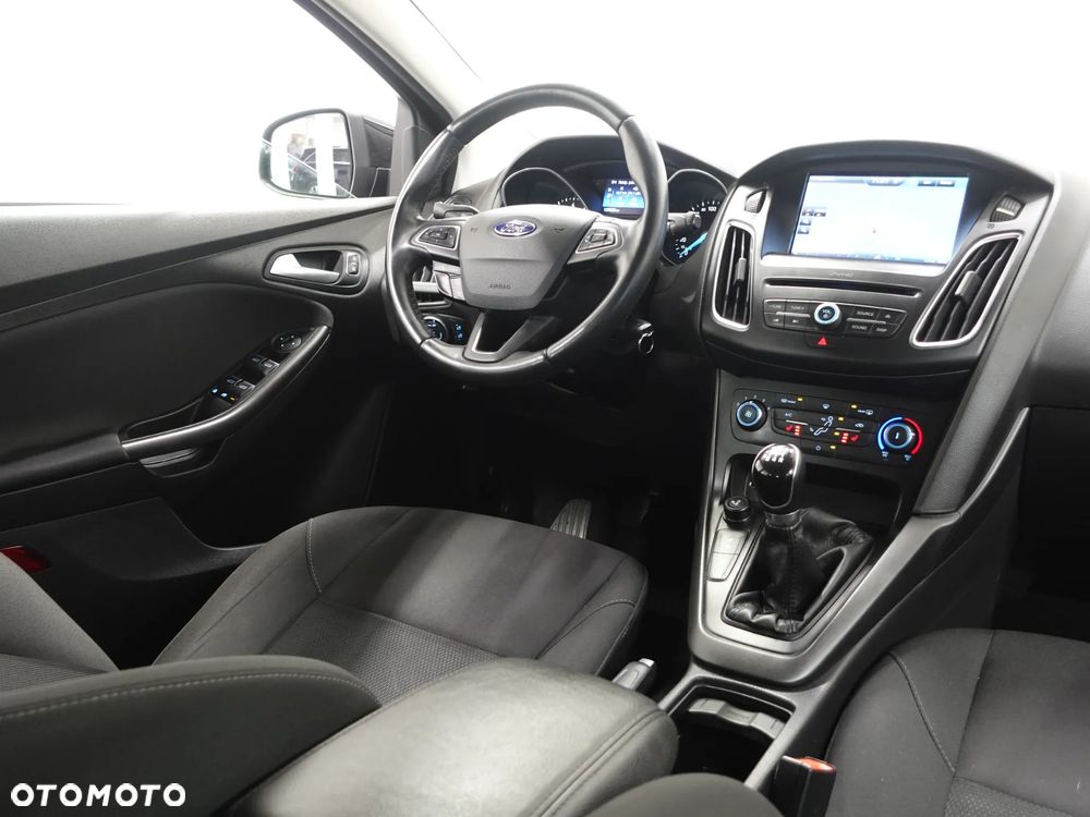 Ford Focus 1.0 EcoBoost 99g Titanium - 32