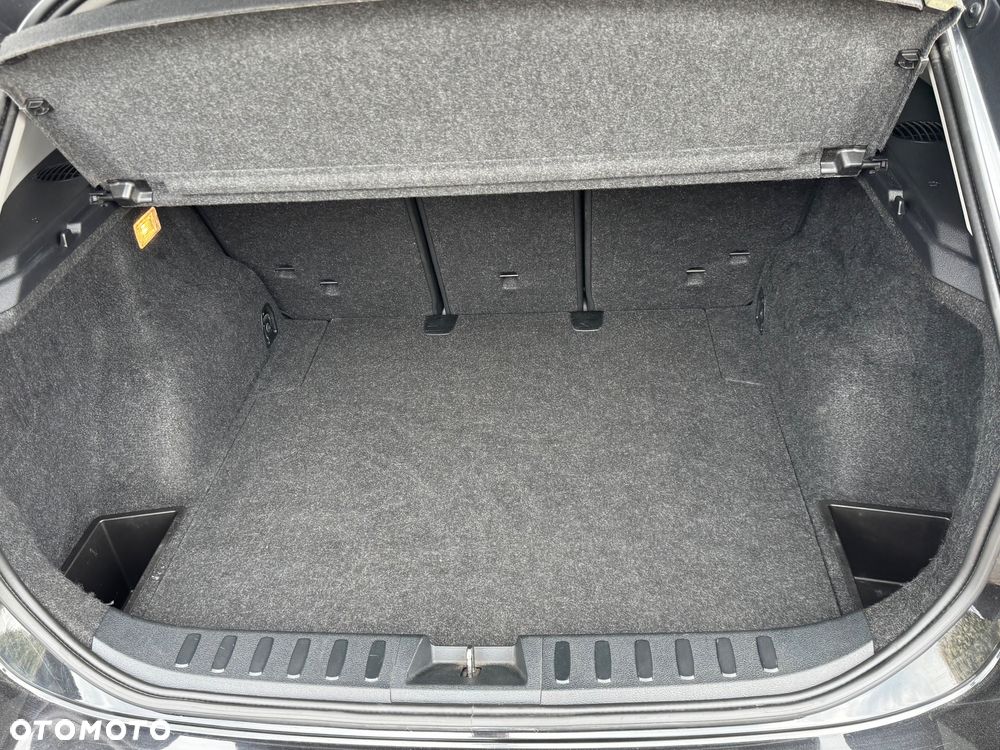 BMW X1 xDrive18d xLine - 33