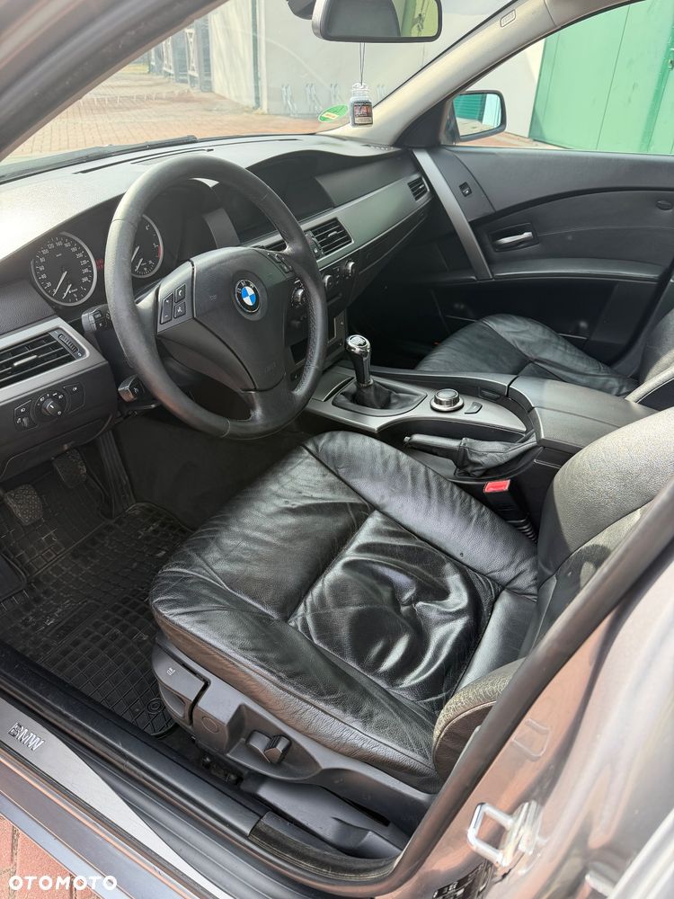 BMW Seria 5 525d - 9
