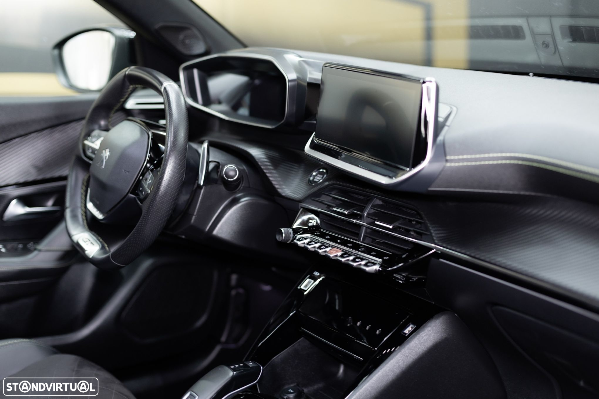 Peugeot 2008 BlueHDi 130 EAT8 GT Pack - 24