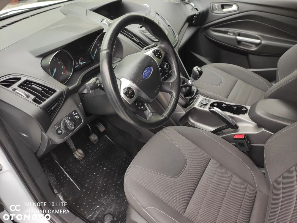 Ford Kuga 1.5 EcoBoost 2x4 Trend - 14