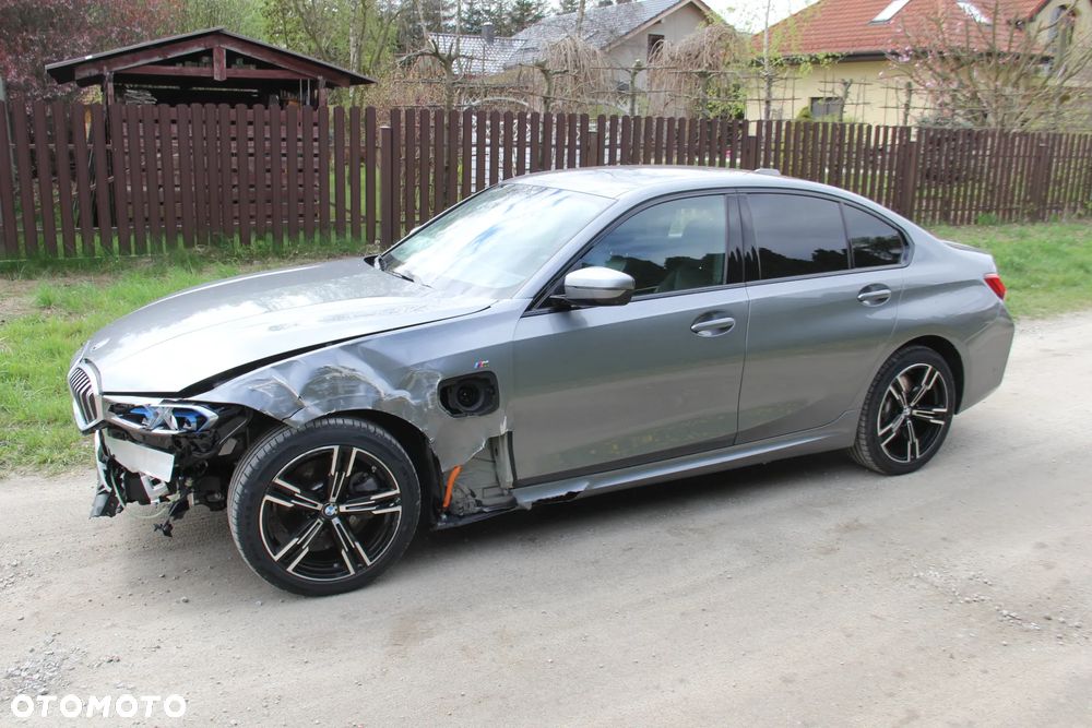 BMW Seria 3 330e M Sport - 3