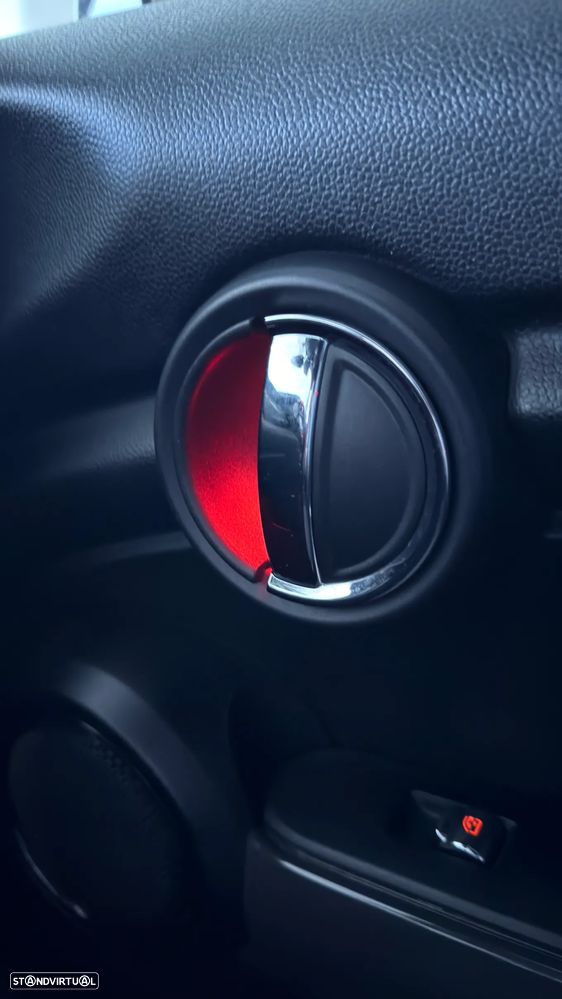 MINI 5 Portas Cooper D Auto - 39