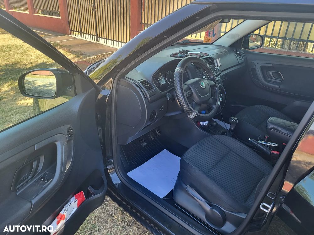Skoda Fabia 2012 photo 5