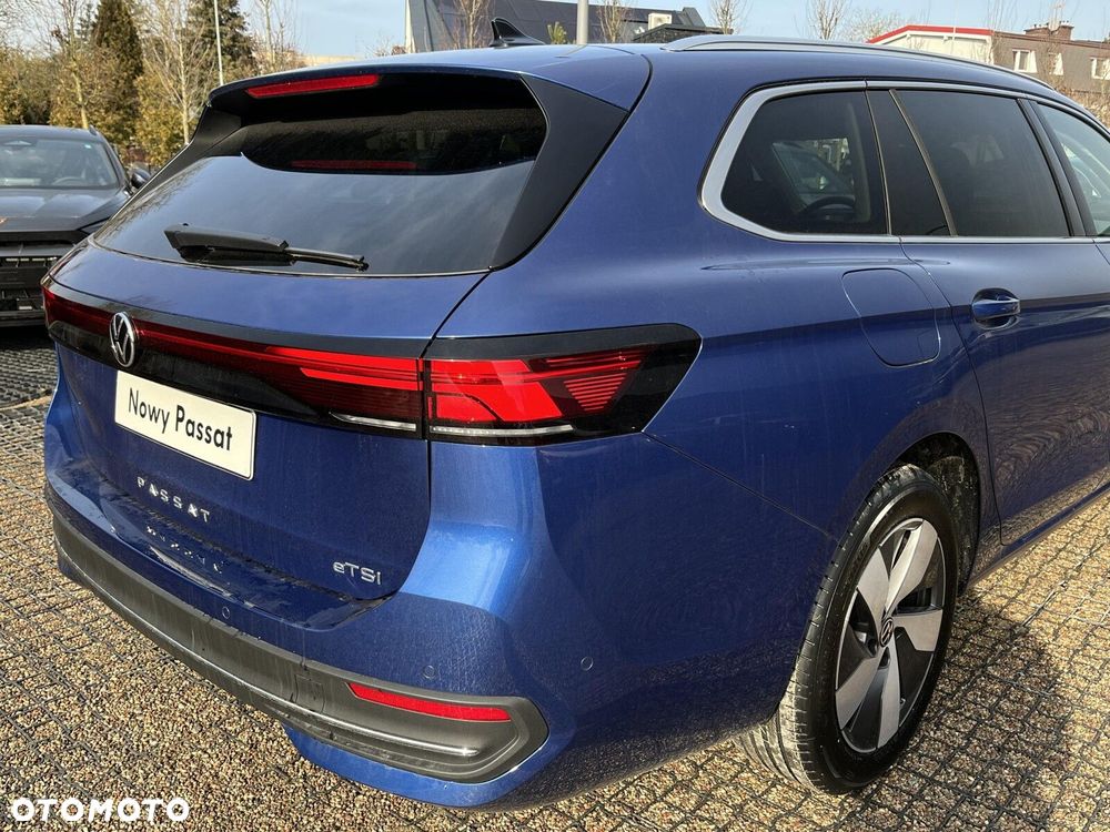 Volkswagen Passat - 11