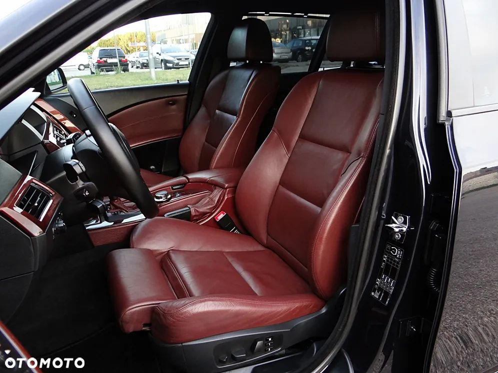 BMW Seria 5 530xd - 32
