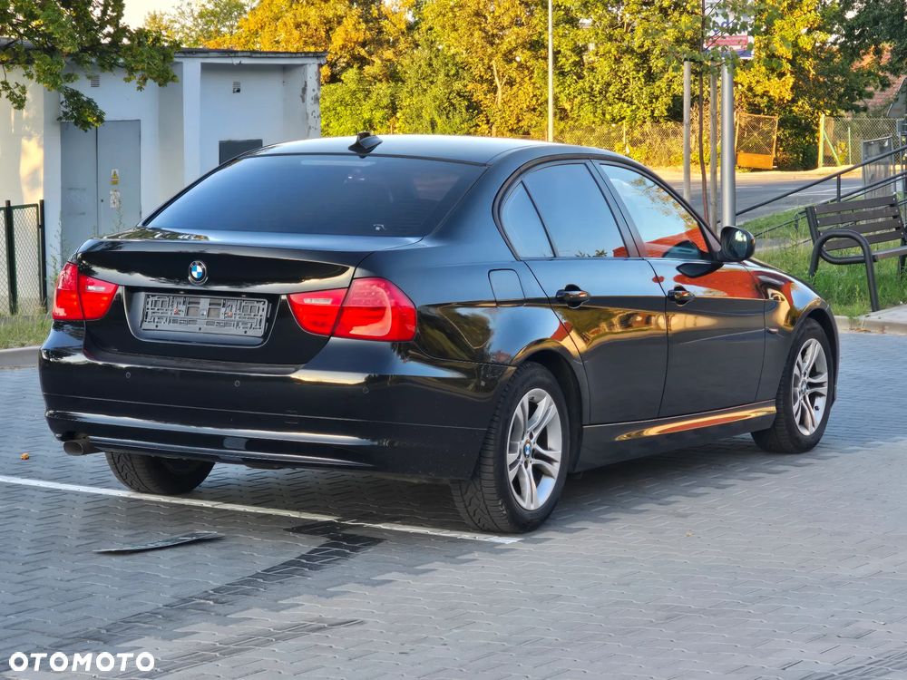 BMW Seria 3 318d DPF Edition Sport - 6