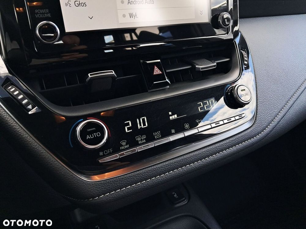 Toyota Corolla 1.8 Hybrid Comfort - 24