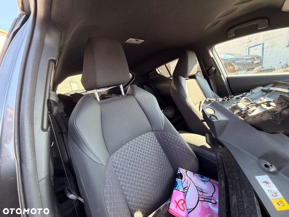 Toyota C-HR 2.0 Lounge - 6