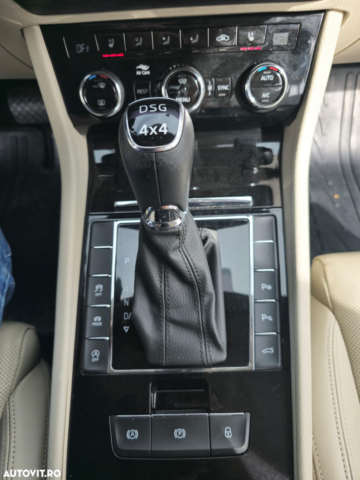Skoda Superb 2.0 TDI 4X4 DSG Style - 10
