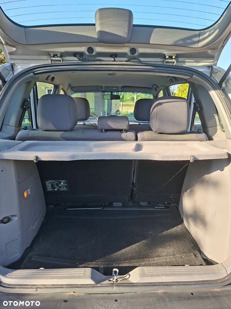 Hyundai Matrix 1.5 CRDi GL - 11