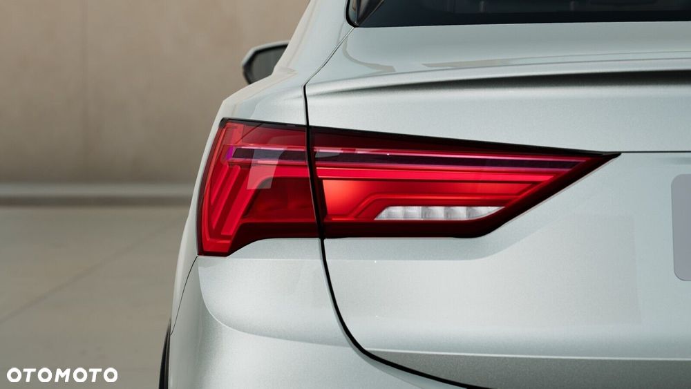 Audi Q3 Sportback - 6