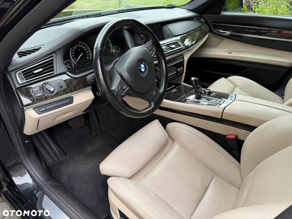 BMW Seria 7 740d - 17