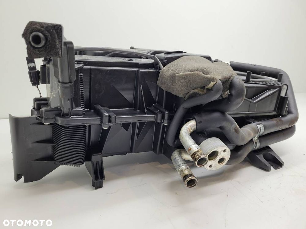 NAGRZEWNICA TYŁ HY32-18D283-AA RANGE ROVER II 2018 L494 EUROPA - 7