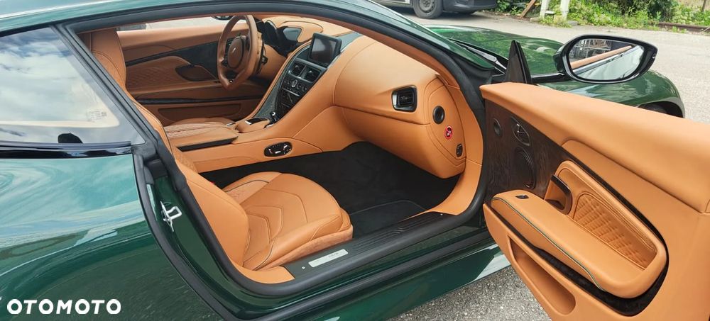 Aston Martin DBS - 12