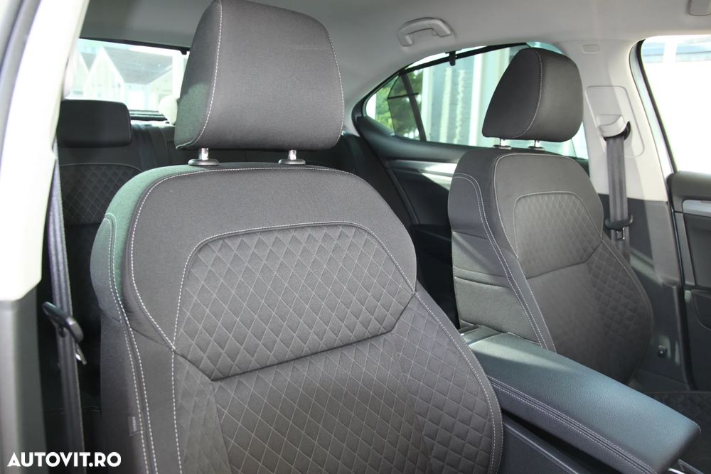 Skoda Superb 2.0 TDI DSG Sportline - 28