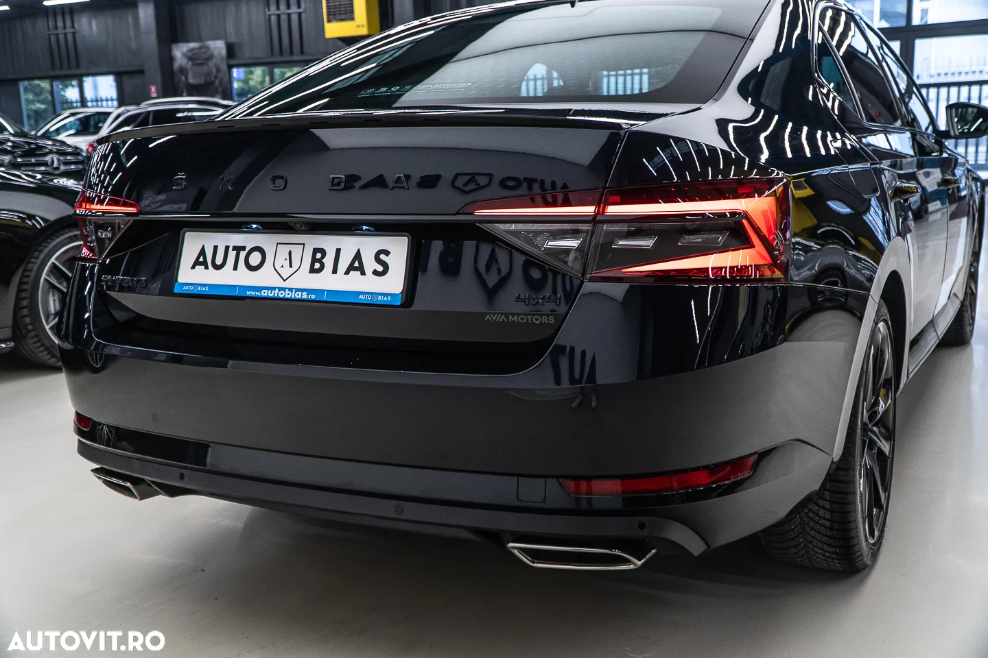 Skoda Superb 2.0 TSI 4X4 DSG Sportline - 13