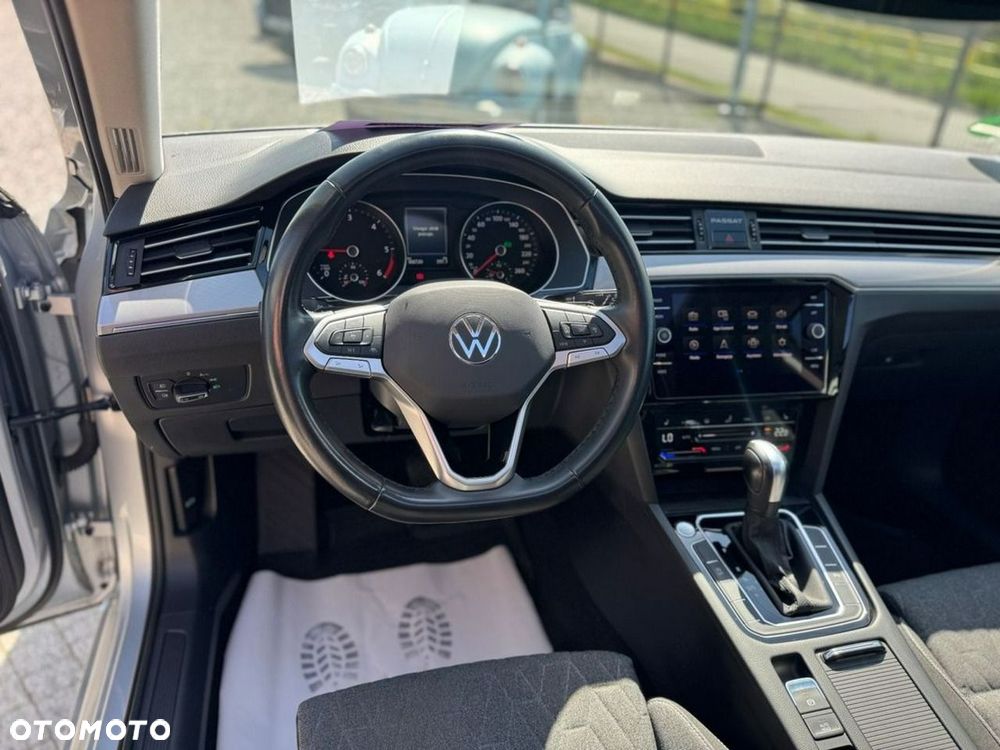 Volkswagen Passat - 13