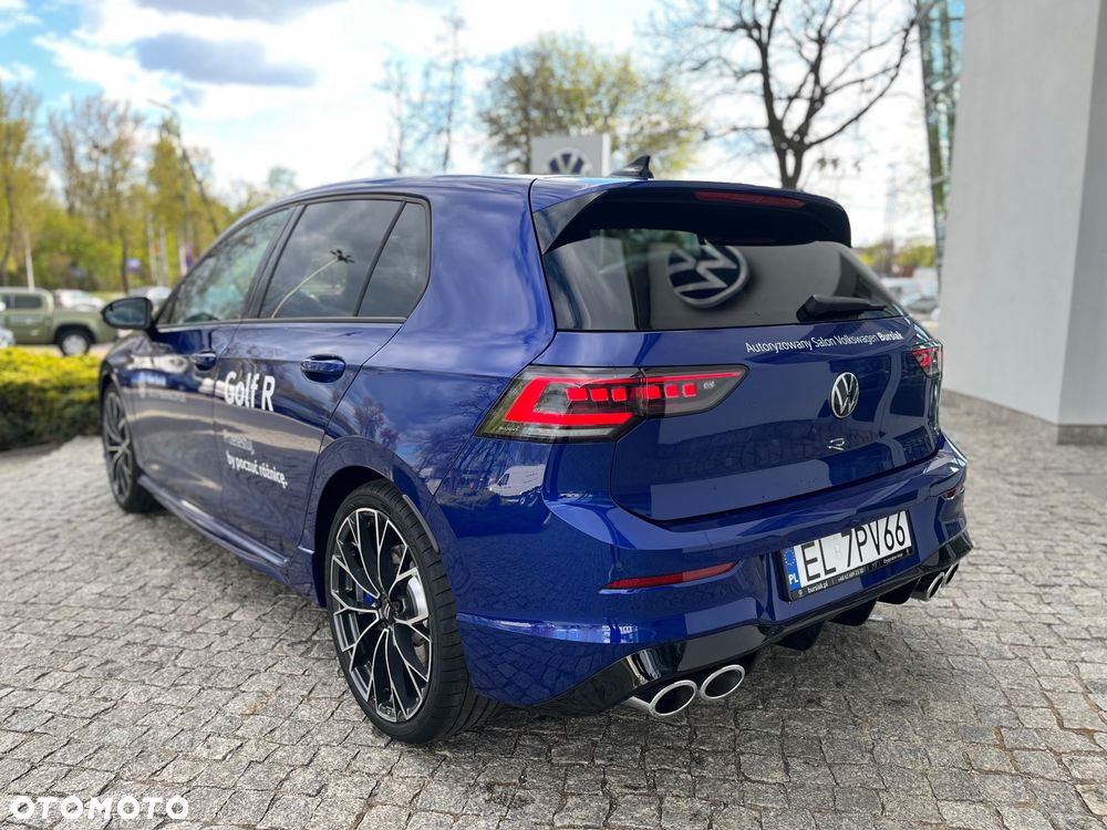 Volkswagen Golf - 10