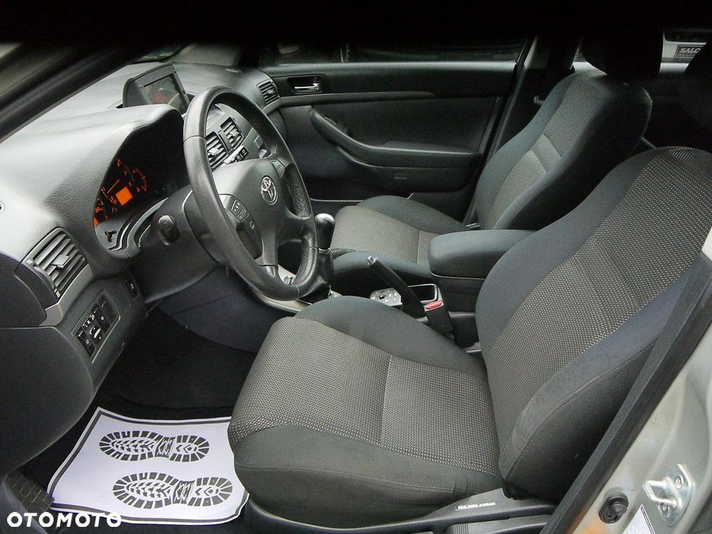 Toyota Avensis 2.0 VVT-i Sol plus Premium - 26