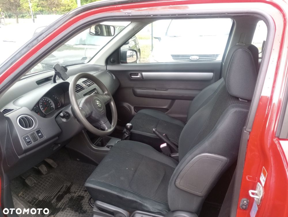 Suzuki Swift - 4