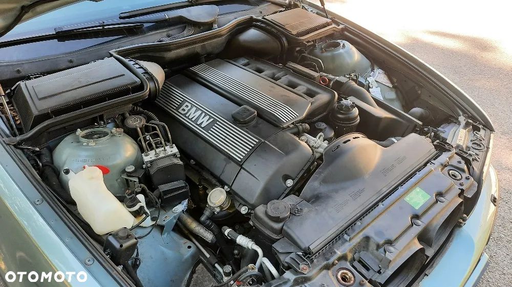 BMW Seria 5 525i - 23