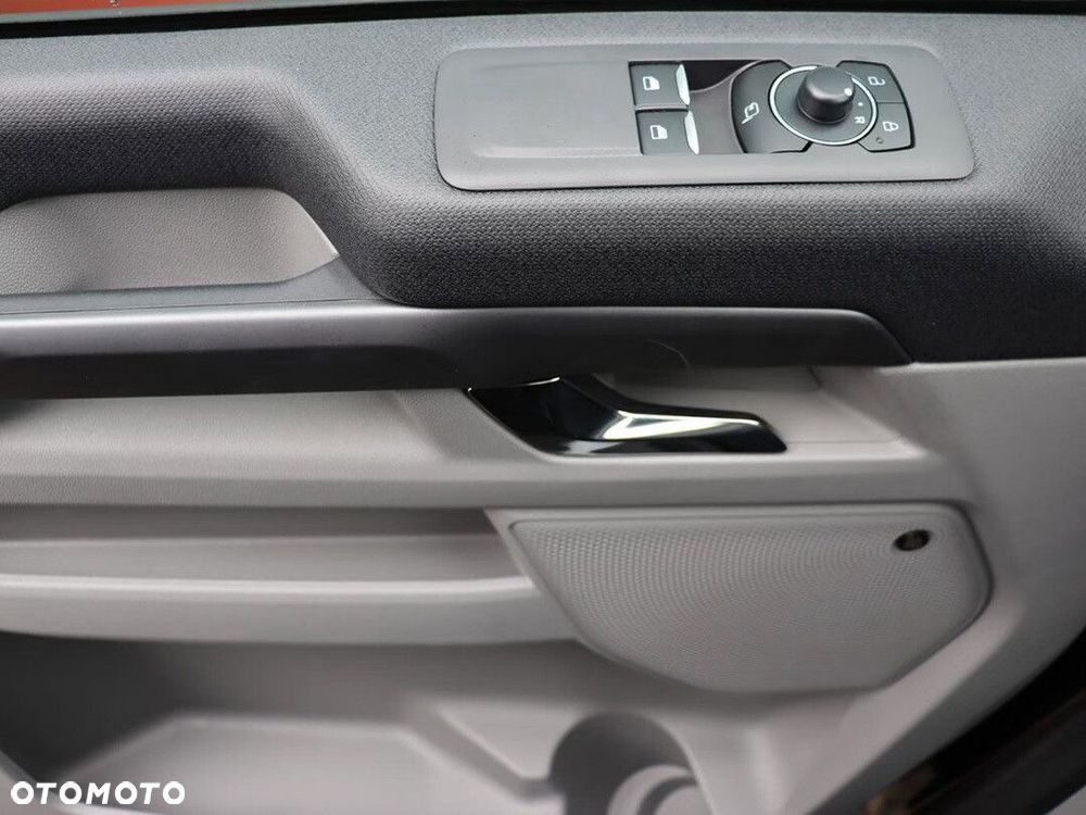 Ford Tourneo Custom - 10
