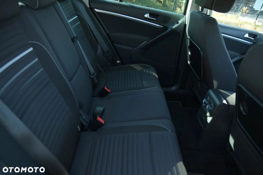 Volkswagen Tiguan 2.0 TDI 4Mot Perfectline R-Style DSG - 25