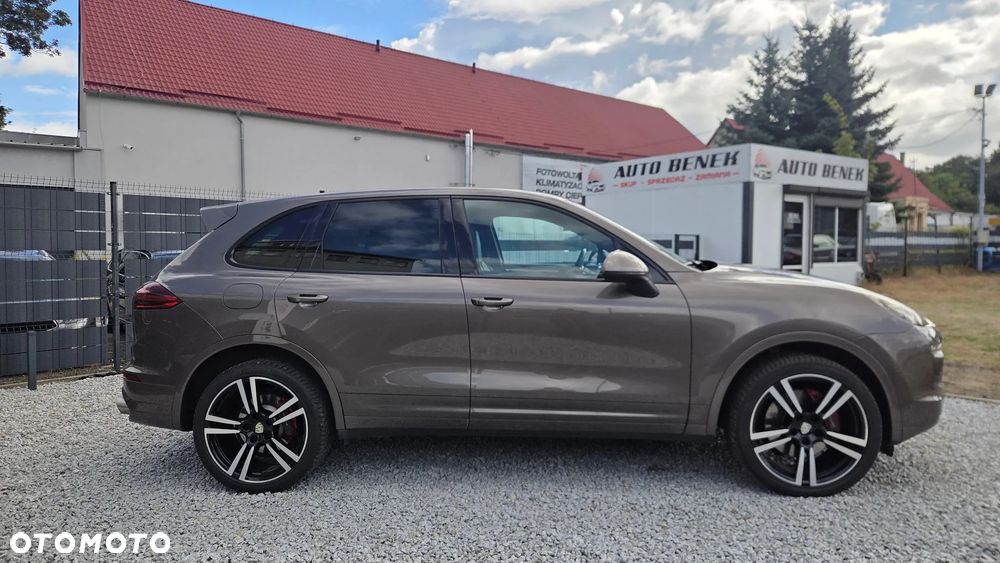 Porsche Cayenne Platinum Edition - 19