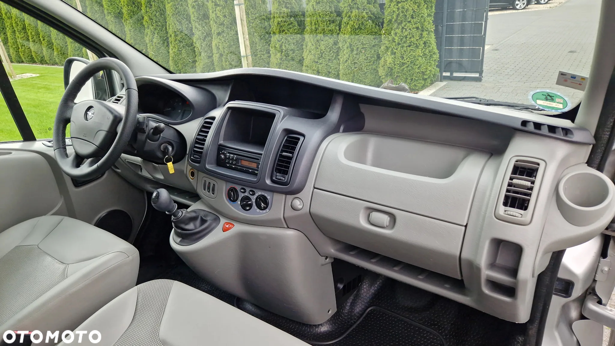 Opel Vivaro - 8