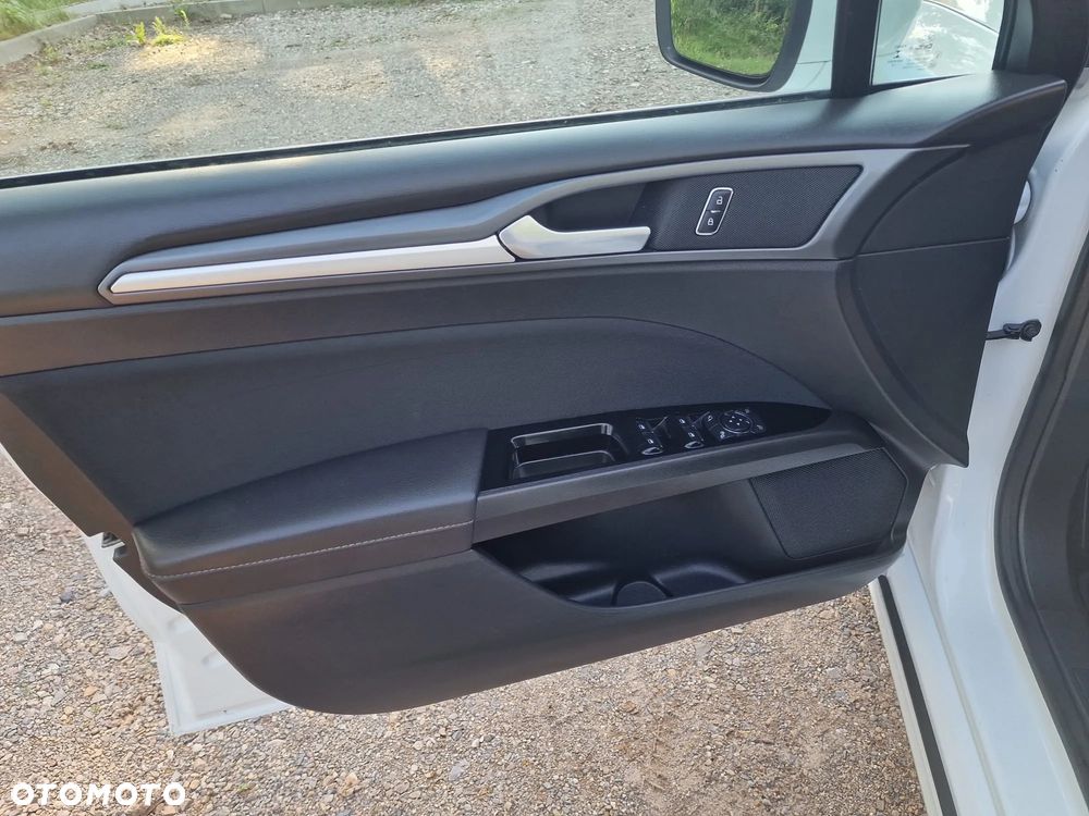 Ford Mondeo 2.0 TDCi Titanium PowerShift - 16