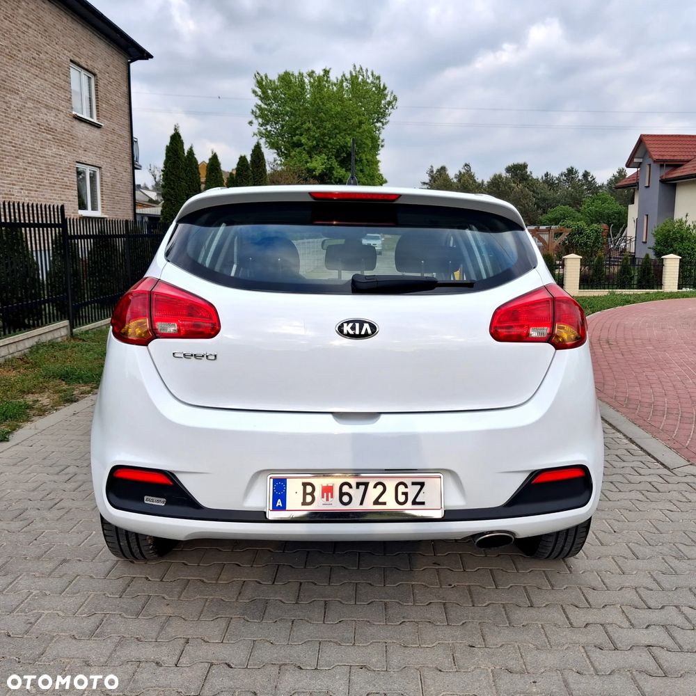Kia Ceed 1.4 CVVT Dream Team Edition - 4