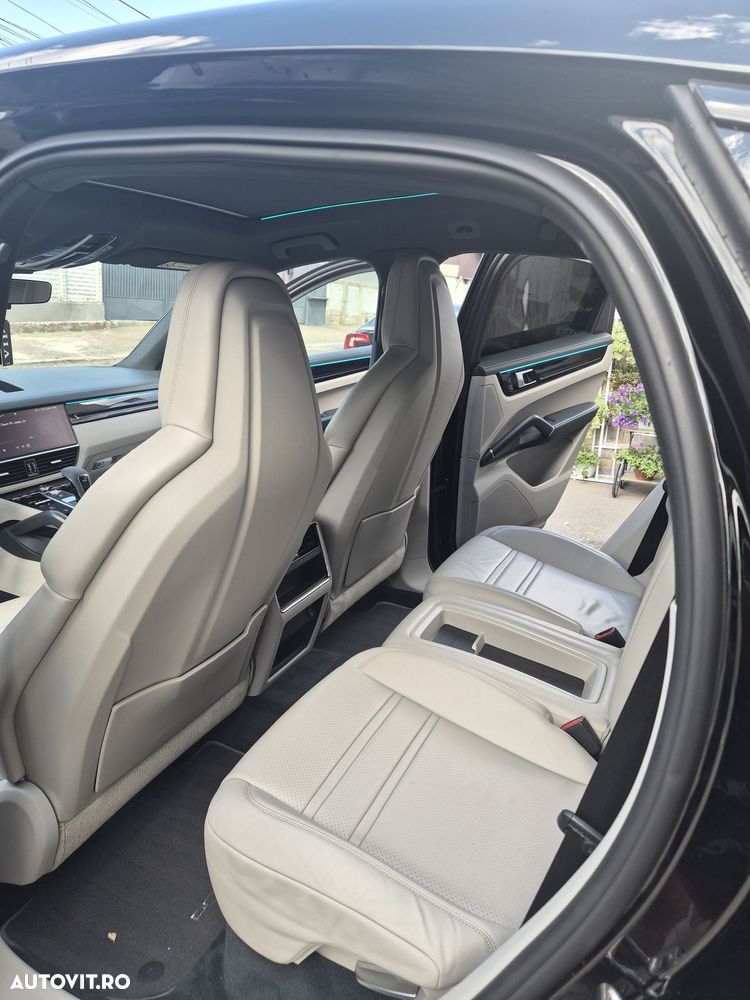 Porsche Cayenne Coupe Standard - 21