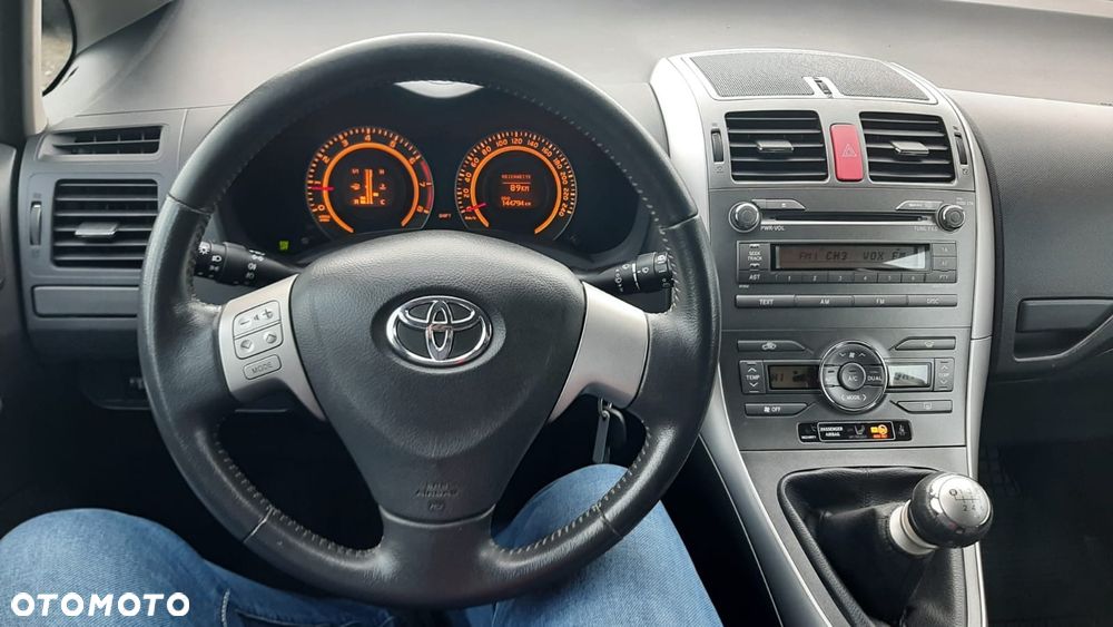 Toyota Auris - 11