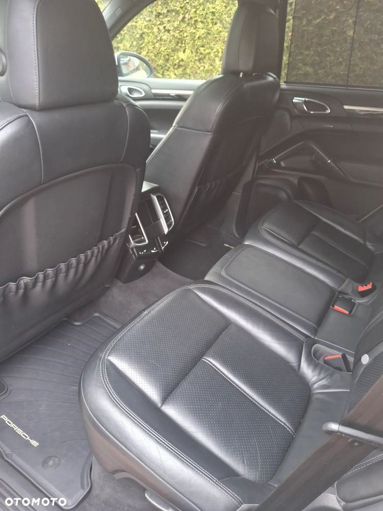 Porsche Cayenne Platinum Edition - 14