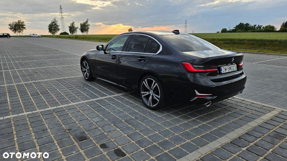 BMW Seria 3 320d xDrive MHEV Luxury Line sport - 9