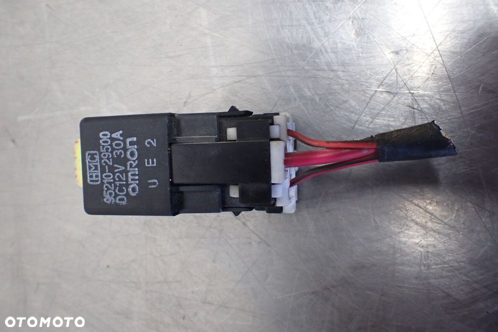 PRZEKAŹNIK HYUNDAI COUPE I LIFT 1.6 95210-29500 - 1