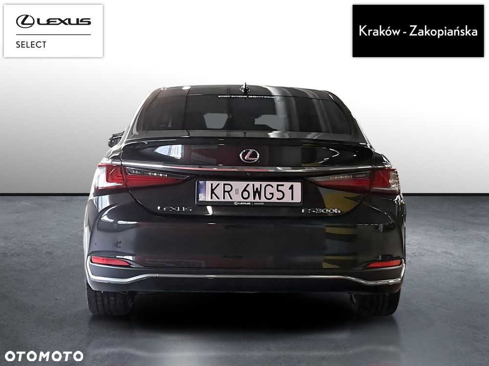 Lexus ES - 9