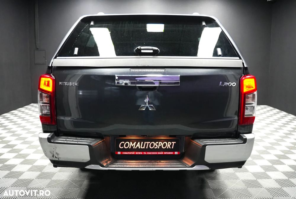 Mitsubishi L200 Double Cab 2.2 DI-D A/T Intense - 5