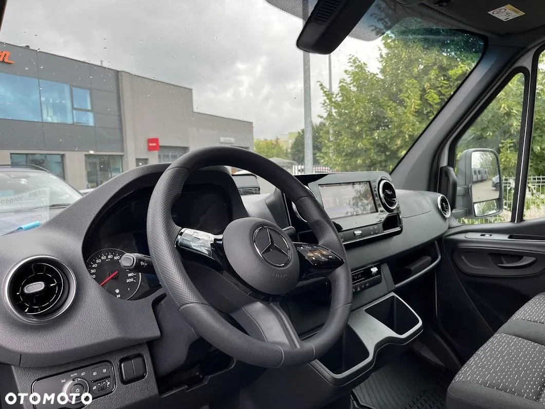 Mercedes-Benz Sprinter - 7