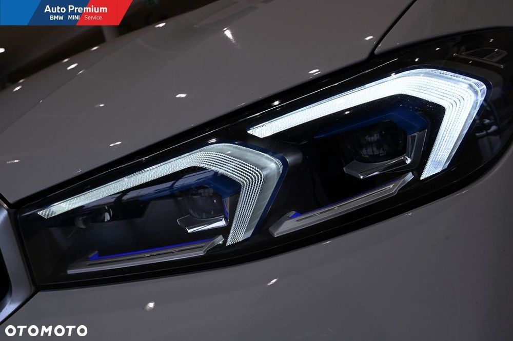 BMW Seria 3 320d xDrive mHEV - 23