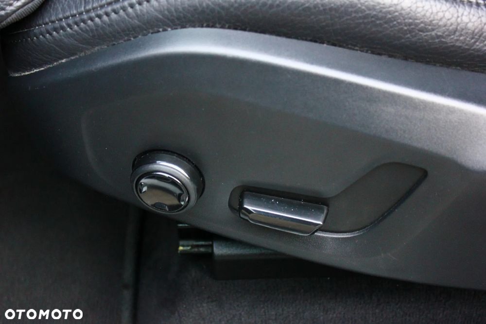 Volvo XC 60 T8 AWD Recharge Geartronic Polestar Engineered - 28