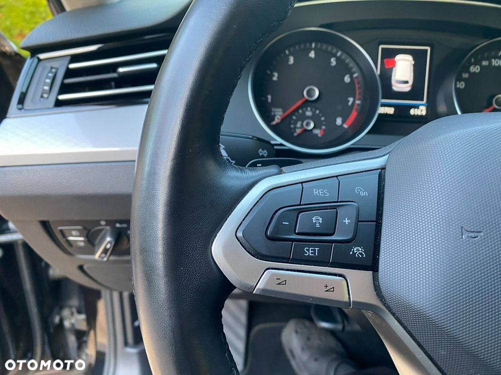 Volkswagen Passat - 20