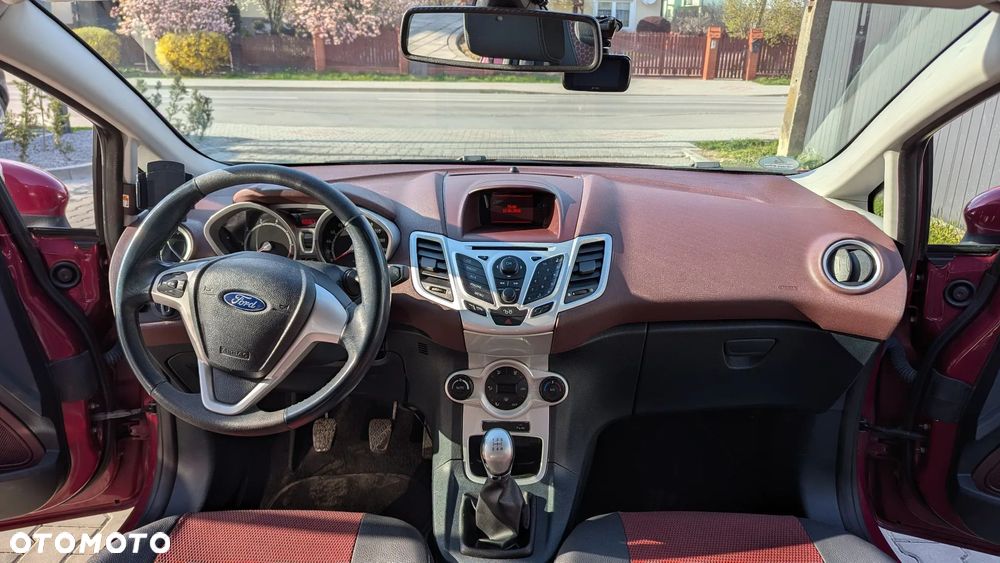 Ford Fiesta 1.4 Champions Edition - 17