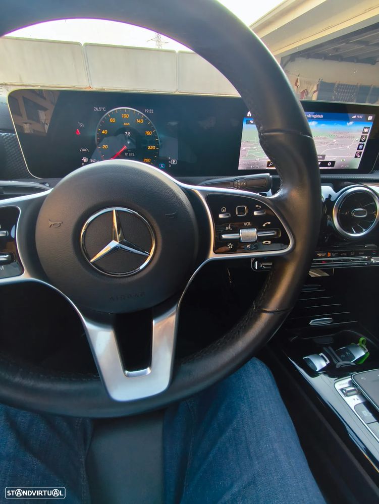Mercedes-Benz CLA 200 - 30