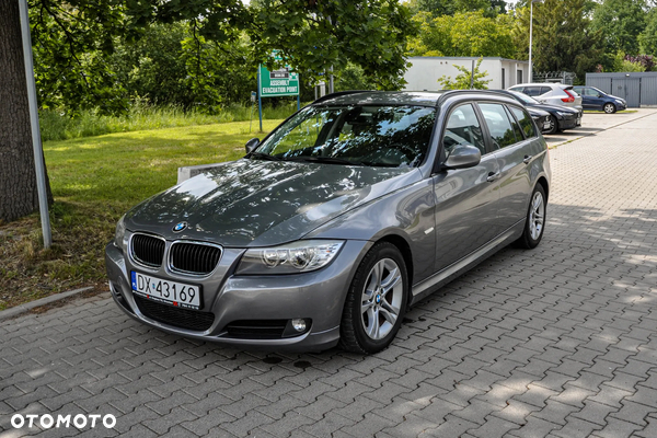 BMW Seria 3 320d DPF Touring Efficient Dynamics Edition