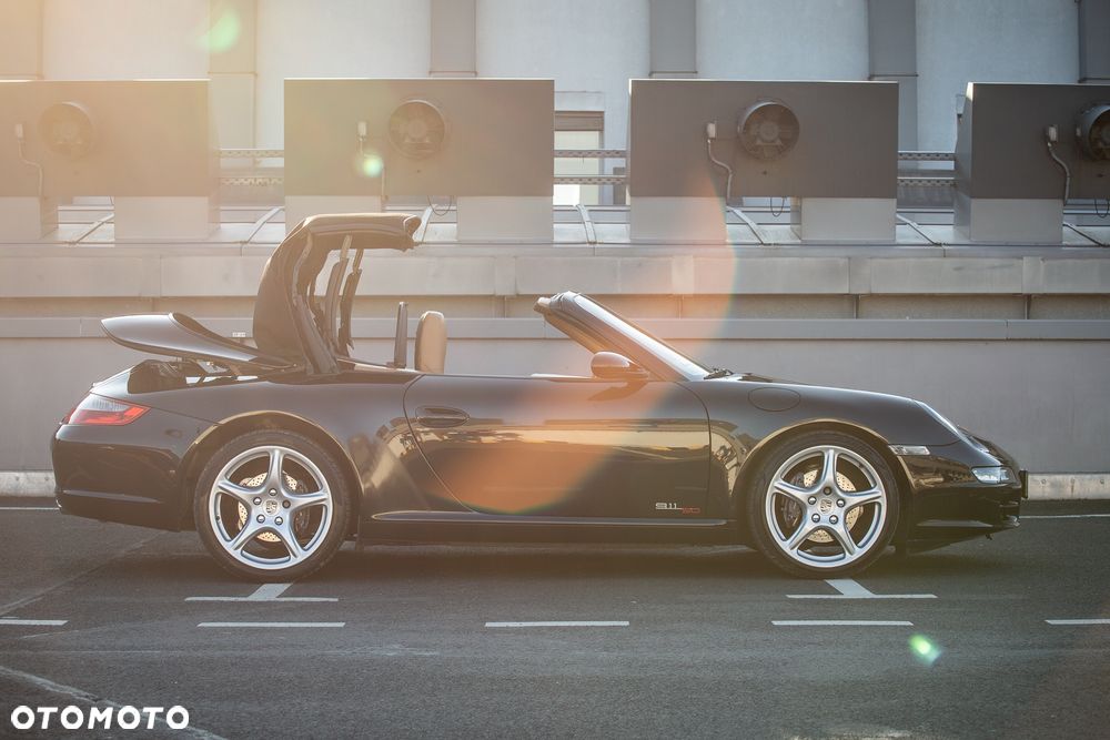 Porsche 911 Carrera - 6