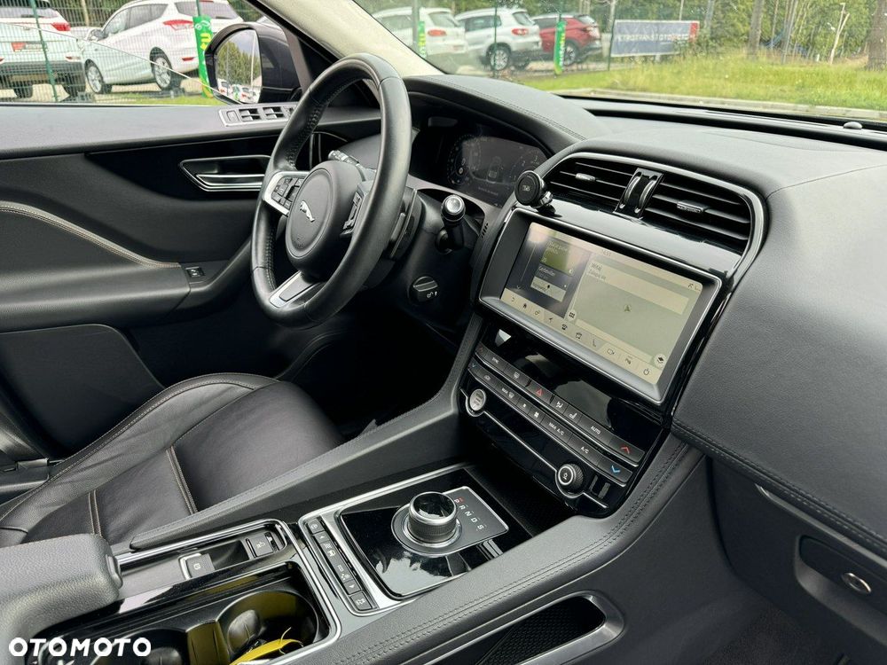 Jaguar F-Pace 2.0 i4D AWD Prestige - 36