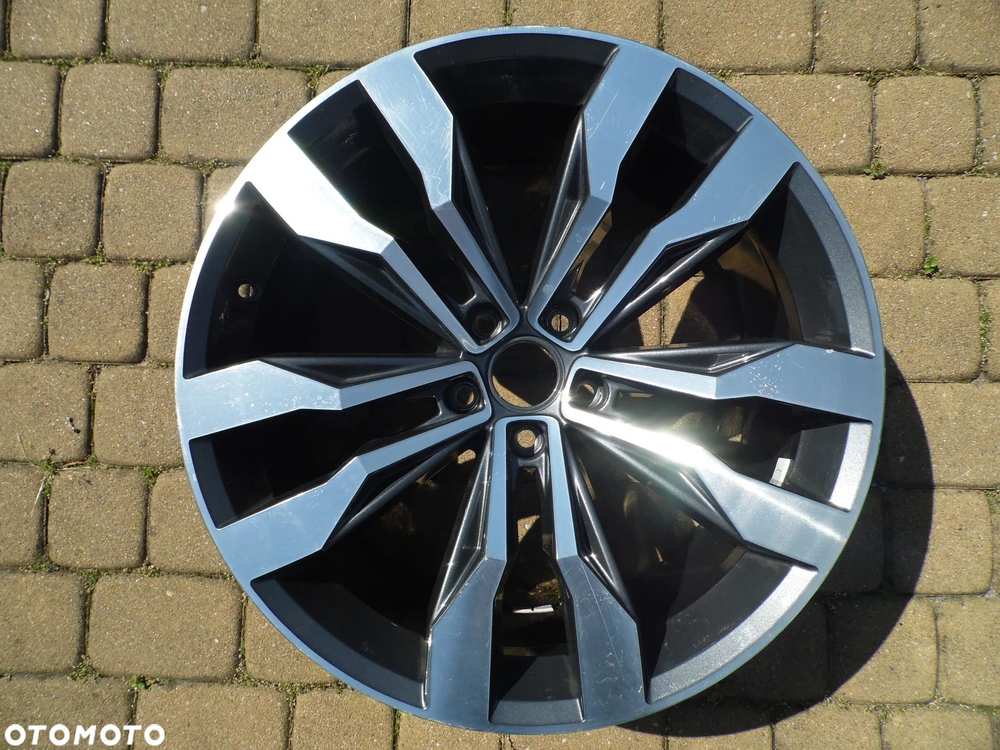 Felga 20'' 5x112 VW Tiguan 5NN601025Q 8,5x20 ET38 - 1